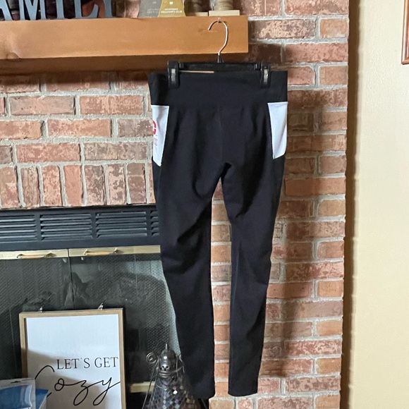 PINK Victoria's Secret UD University of Dayton Flyers Ultimate Yoga Leggings - Picture 3 of 9